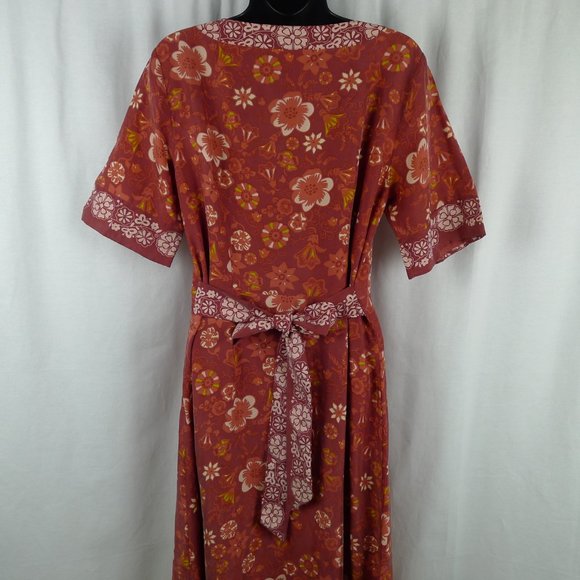 Isabella Bird Silk Fit And Flare Dress Size 8P - Picture 2 of 9